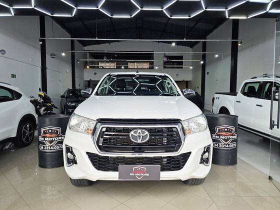 TOYOTA HILUX 2.7 SRV 4X2 CD 16V FLEX 4P AUTOMÁTICO